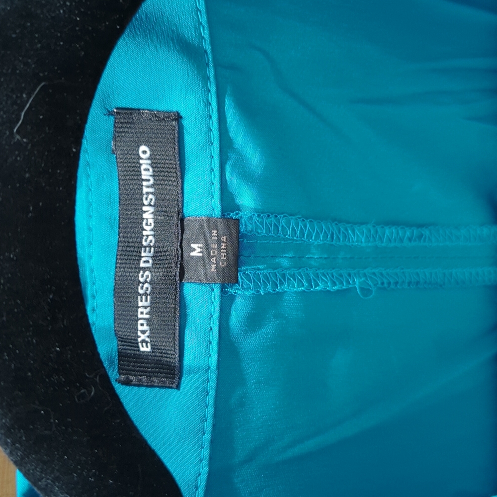 Blouse - Picture 2 of 3